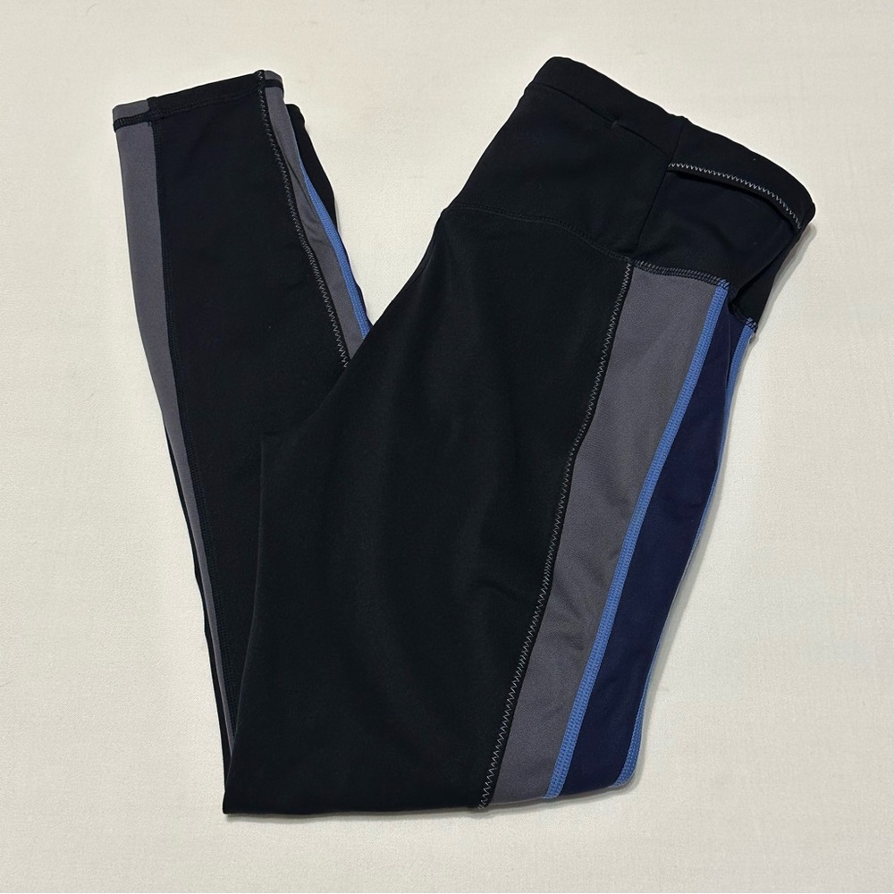 Fabletics Motion 365 Cropped Athletic Leggings